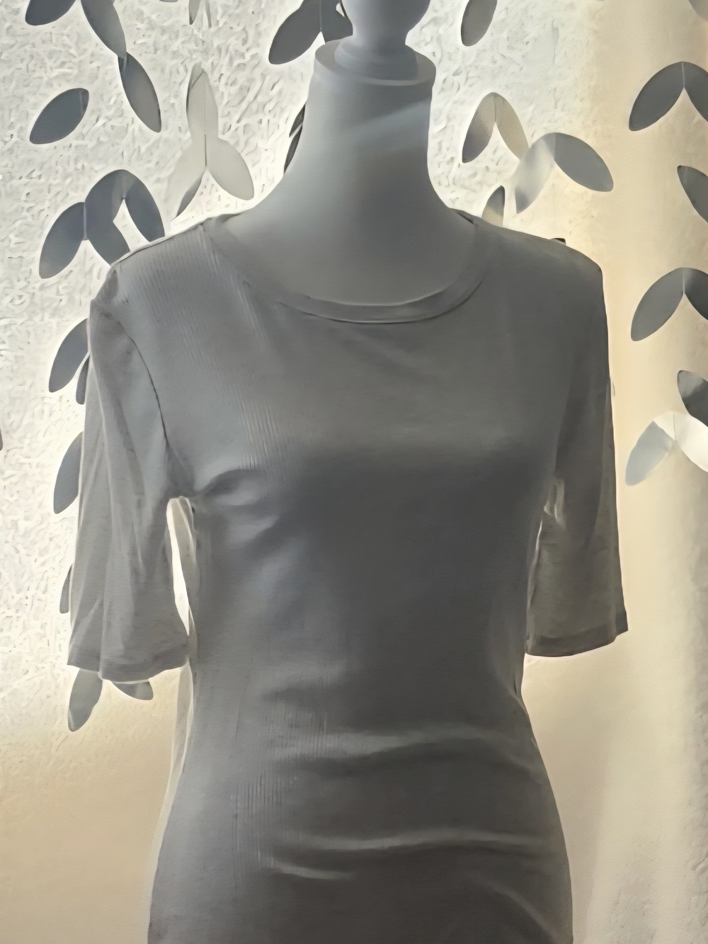 Nine West Light Gray Short Sleeve Crew Neck Top